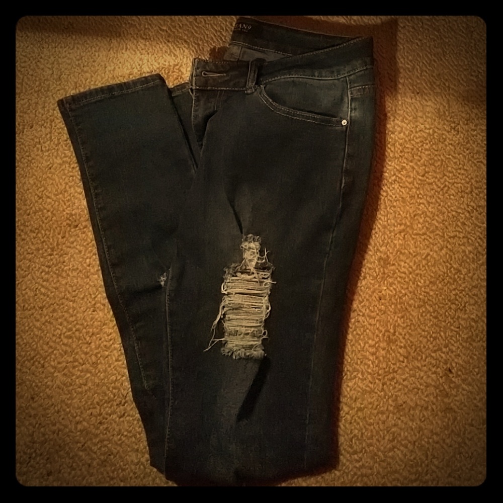 Ripped jeans women's.